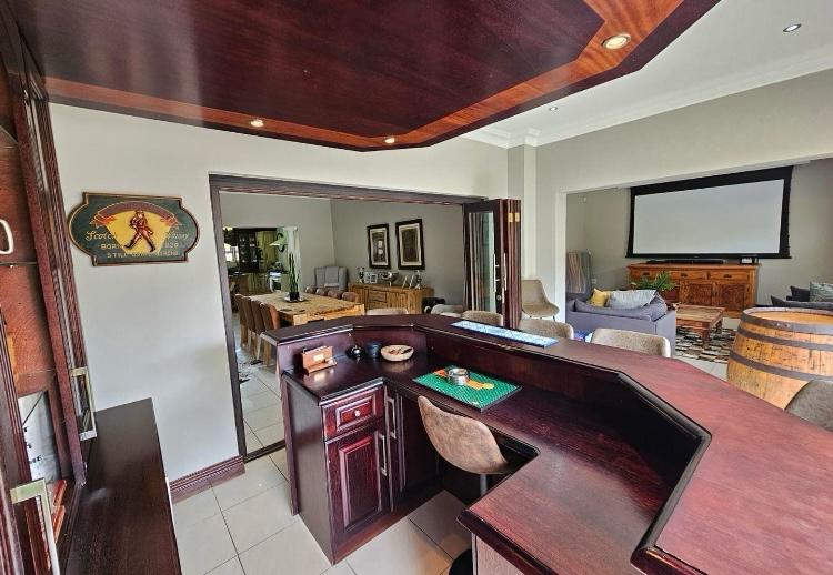 To Let 5 Bedroom Property for Rent in Jim Fouchepark Free State